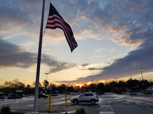 Grocery Store «Hannaford Supermarket», reviews and photos, 35 Elm St, Brunswick, ME 04011, USA