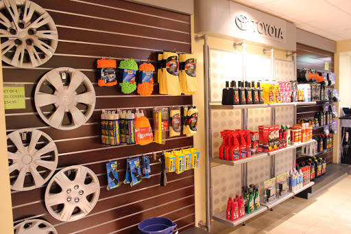 Toyota Dealer «Toyota of Lake City», reviews and photos, 13355 Lake City Way NE, Seattle, WA 98125, USA