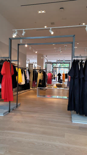 Clothing Store «COS», reviews and photos, 3035 Peachtree Rd NE, Atlanta, GA 30305, USA