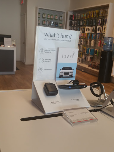 Cell Phone Store «Verizon Lexington», reviews and photos, 1792 Massachusetts Ave, Lexington, MA 02420, USA