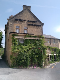 Extérieur du Restaurant Le Relais des Cinq Châteaux à Vezac - n°17