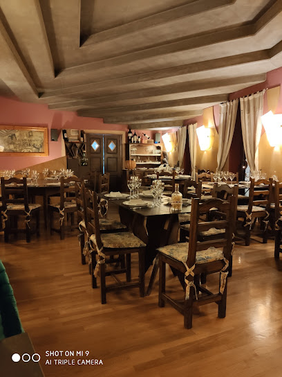 Restaurant Ancils - Calle Gral. Ferraz, n°6, 22469 Anciles, Huesca, Spain