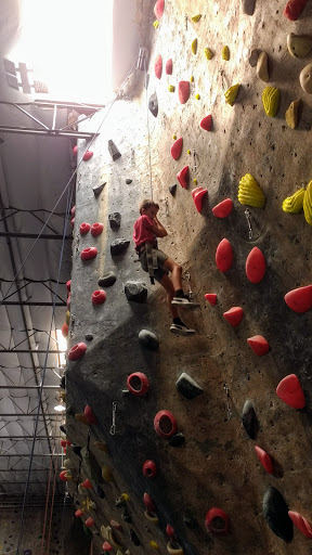 Rock Climbing Gym «Hangar 18 Indoor Climbing Gym - Riverside», reviews and photos, 6935 Arlington Ave, Riverside, CA 92503, USA