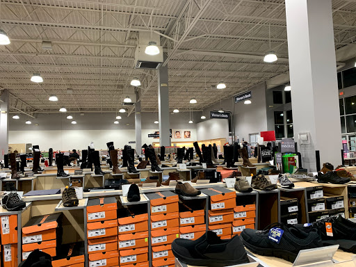 Shoe Store «DSW Designer Shoe Warehouse», reviews and photos, 10515 N Mopac Expy, Austin, TX 78759, USA