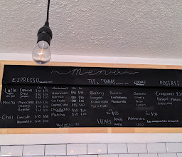 Claroscuro Café y arte photo