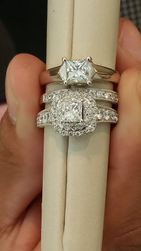 Shopping Mall «The Shops At Fallen Timbers», reviews and photos, 3100 Main St #1599, Maumee, OH 43537, USA