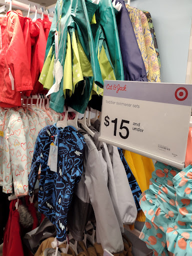 Department Store «Target», reviews and photos, 999 Corporate Dr, Westbury, NY 11590, USA