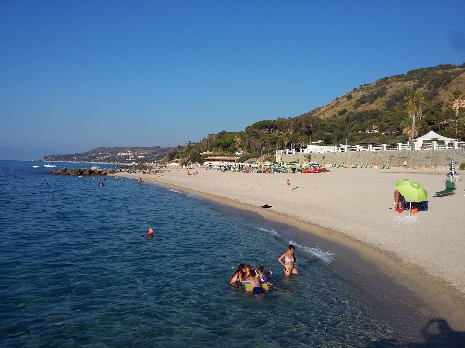 Parghelia beach'in fotoğrafı otel alanı