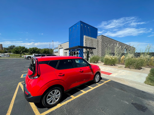 Auto Body Shop «B Street Collision Center», reviews and photos, 2340 Paul St, Omaha, NE 68102, USA