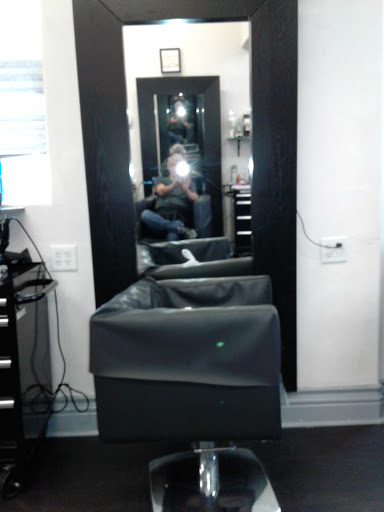 Hair Salon «Ross Hair Salon», reviews and photos, 2114 Interstate 35 Frontage Rd, San Antonio, TX 78208, USA