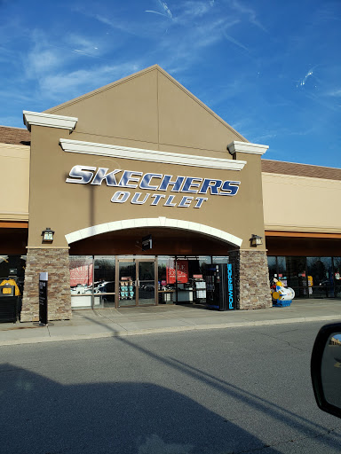 Shopping Mall «Birch Run Premium Outlets», reviews and photos, 12240 S Beyer Rd, Birch Run, MI 48415, USA