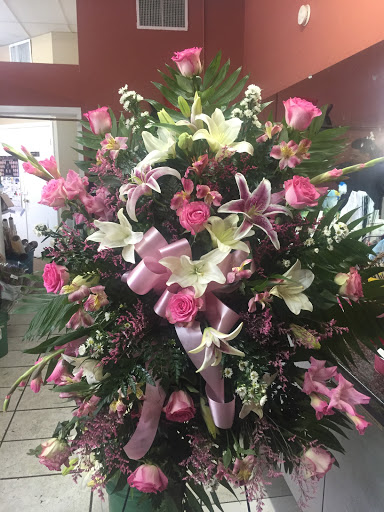Gift Basket Store «FLOWERS BY TARA AND JEWELRY WORLD», reviews and photos, 2087 Wilma Rudolph Blvd, Clarksville, TN 37040, USA