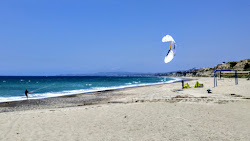 Trestles Beach'in fotoğrafı uçurumlarla desteklenmiş