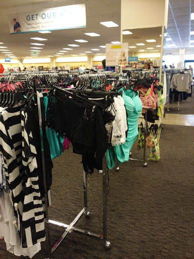 Department Store «Nordstrom Rack Lakewood Center», reviews and photos, 4651 Silva St, Lakewood, CA 90712, USA