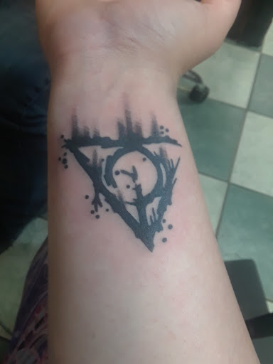 Tattoo Shop «Paper City Tattoo», reviews and photos, 1735 Northampton St, Holyoke, MA 01040, USA