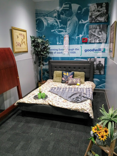 Donations Center «Goodwill», reviews and photos