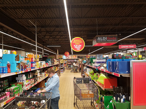 Supermarket «ALDI», reviews and photos, 1610 N Germantown Pkwy, Cordova, TN 38016, USA