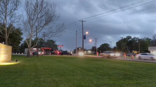 Grocery Store «H-E-B Grocery», reviews and photos, 207 E South St, Alvin, TX 77511, USA