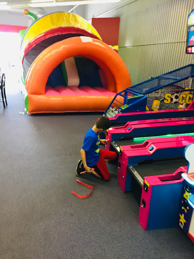 Movie Theater «Regal Cinemas Seymour 8», reviews and photos, 357 Tanger Blvd, Seymour, IN 47274, USA