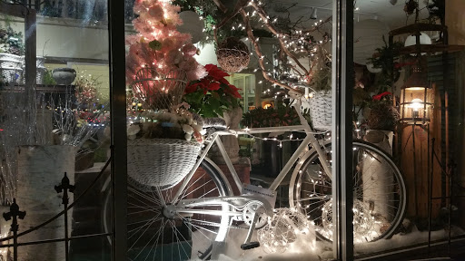 Florist «Buss Flower Shop», reviews and photos, 322 N Milwaukee Ave, Libertyville, IL 60048, USA