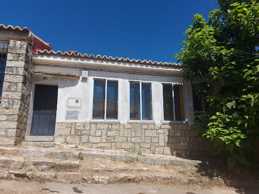 Escuelas y Club Social en La Herguijuela, Ávila‎