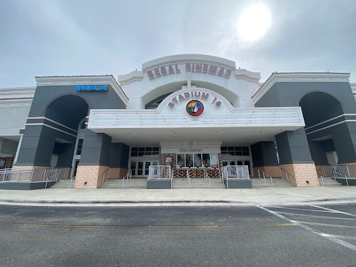 Movie Theater «Regal Cinemas Gulf Coast 16 & IMAX», reviews and photos, 10028 Gulf Center Dr, Fort Myers, FL 33913, USA