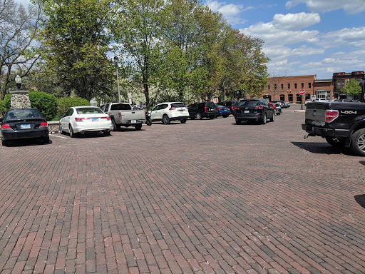 Coffee Shop «Starbucks», reviews and photos, 129 E Van Buren St B, Woodstock, IL 60098, USA