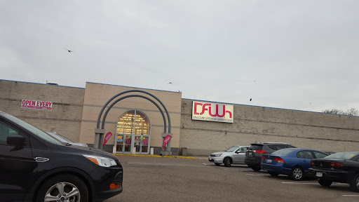 Discount Fashion Warehouse Northland, 2727 Northland Plaza Dr, Columbus, OH 43231, USA, 