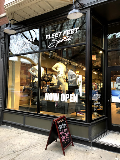 Sporting Goods Store «Fleet Feet Sports - Old Town», reviews and photos, 1620 N Wells St, Chicago, IL 60614, USA