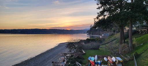 Grocery Store «Indianola Country Store & Deli», reviews and photos, 9175 NE Shore Dr, Indianola, WA 98342, USA