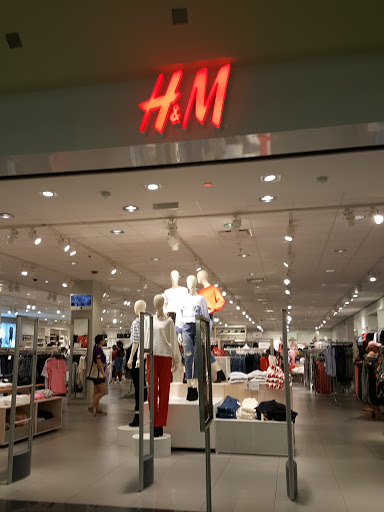 Shopping Mall «The Shoppes at Buckland Hills», reviews and photos, 194 Buckland Hills Dr, Manchester, CT 06042, USA