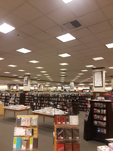 Book Store «Barnes & Noble», reviews and photos, 567 N Stephanie St, Henderson, NV 89014, USA
