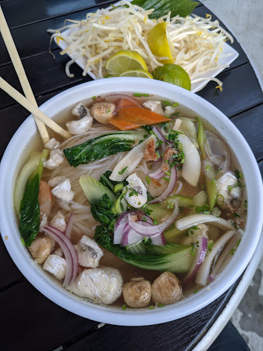 Shopping Mall «Fig Garden Village Shopping Center», reviews and photos, 790 W Shaw Ave, Fresno, CA 93704, USA