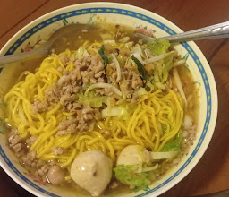 Renu Noodle & Fruitshake Shop photo