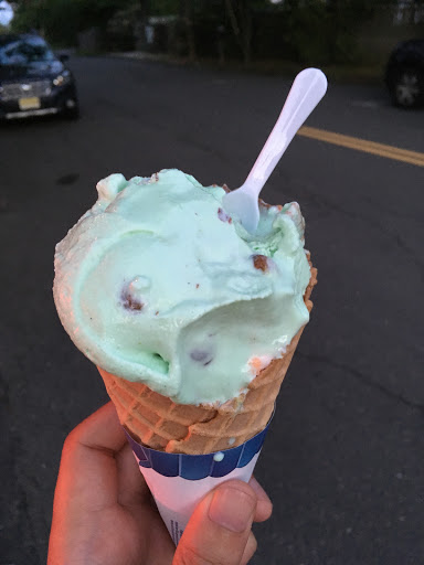 Ice Cream Shop «Waldwick Whistle Shop», reviews and photos, 27 Frederick St, Waldwick, NJ 07463, USA