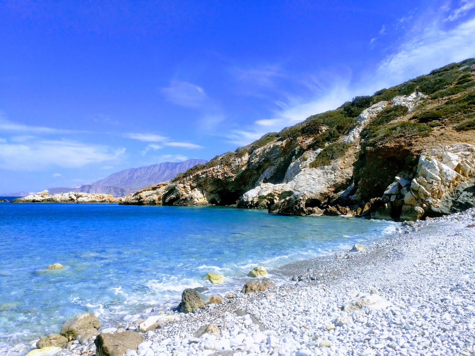 Photo de Frouzis beach situé dans une zone naturelle