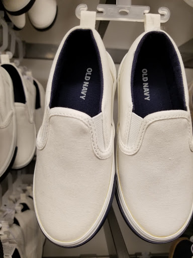 Clothing Store «Old Navy», reviews and photos, 200 Baychester Ave, Bronx, NY 10475, USA