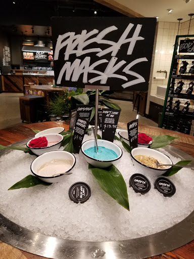 Cosmetics Store «LUSH», reviews and photos, 4999 Old Orchard Shopping Center K23, Skokie, IL 60077, USA