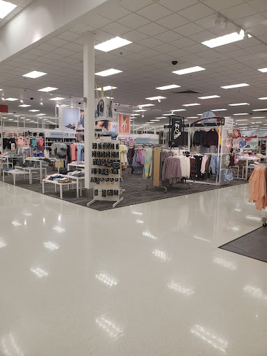 Department Store «Target», reviews and photos, 1135 Woodstock Rd, Roswell, GA 30075, USA