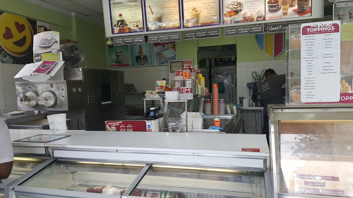 Ice Cream Shop «Carvel», reviews and photos, 318 Jerusalem Ave, Hempstead, NY 11550, USA