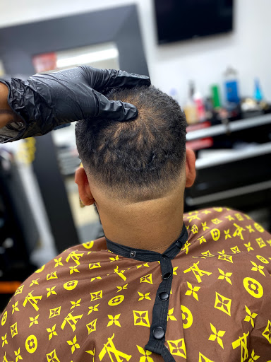 Barber Shop «Tampa legends Barbershop Llc», reviews and photos, 6751 N Armenia Ave #1, Tampa, FL 33604, USA