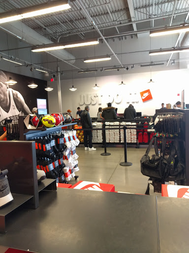 Sporting Goods Store «Nike Factory Store», reviews and photos, 810 Bergen Town Center #37, Paramus, NJ 07652, USA