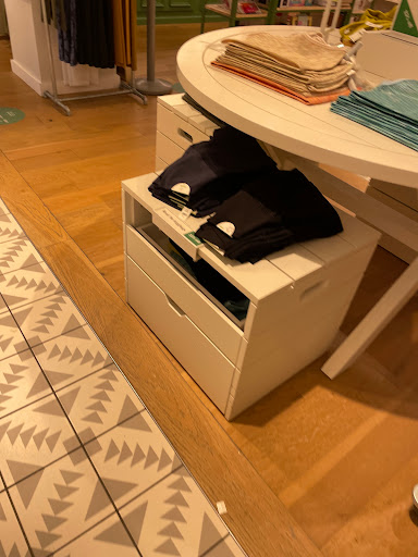 Clothing Store «AEO & Aerie Store», reviews and photos, 825 Dulaney Valley Rd #116, Towson, MD 21204, USA