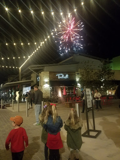 Shopping Mall «Hill Country Galleria», reviews and photos, 12700 Hill Country Blvd, Bee Cave, TX 78738, USA