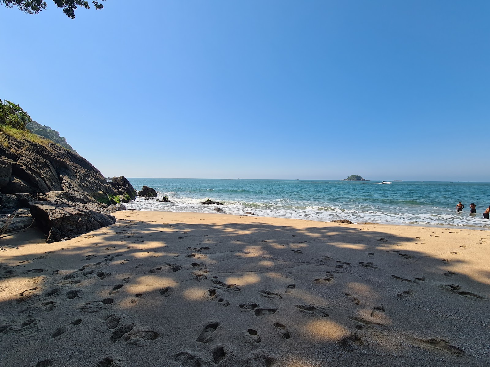 Photo de Plage de Camburi situé dans une zone naturelle