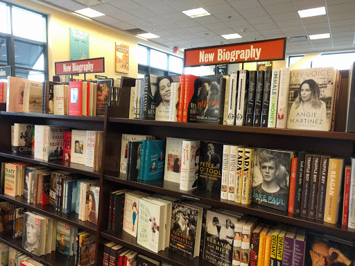 Book Store «Barnes & Noble», reviews and photos, 113 W County Center, Des Peres, MO 63131, USA