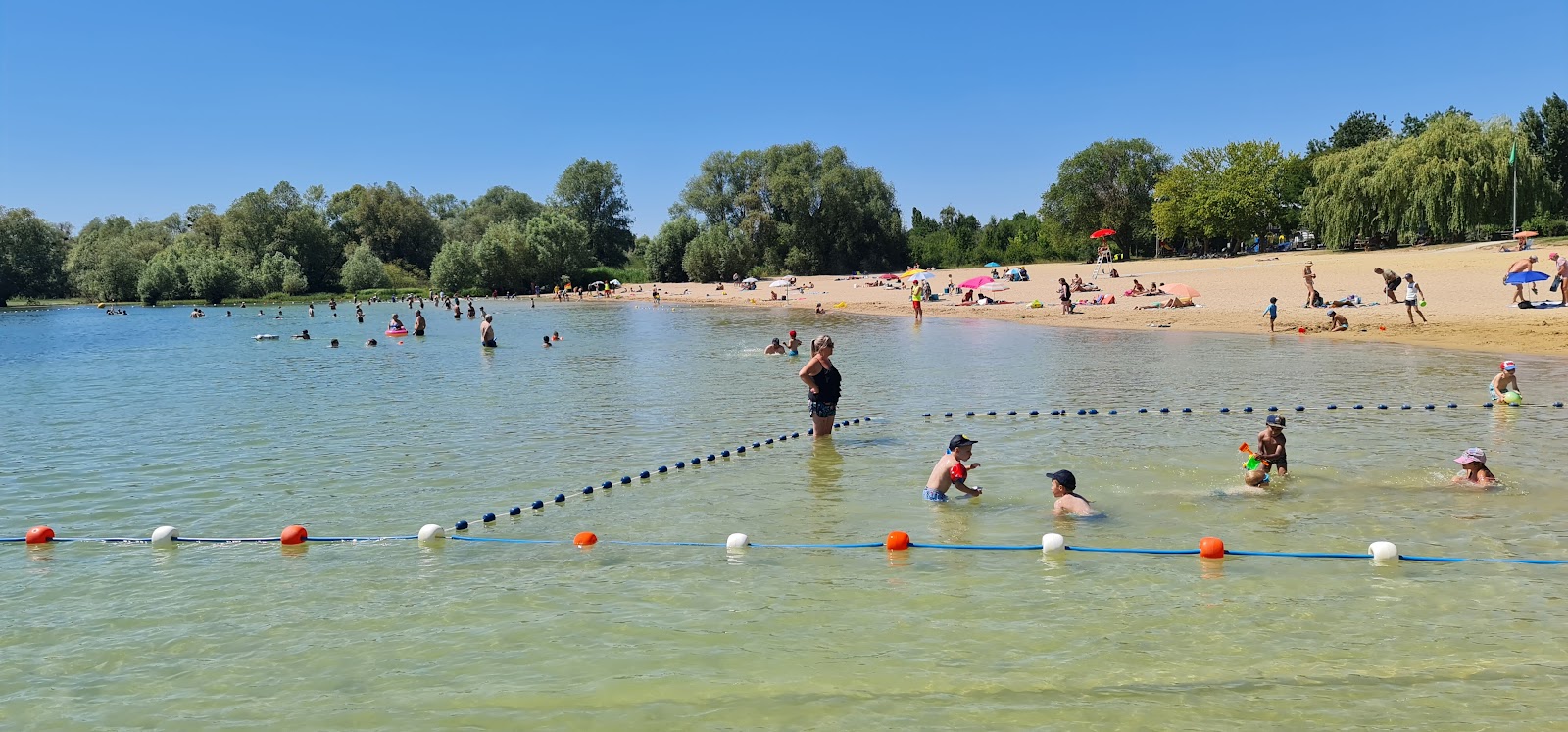 Foto von Plage de Geraudot mit beiger sand Oberfläche