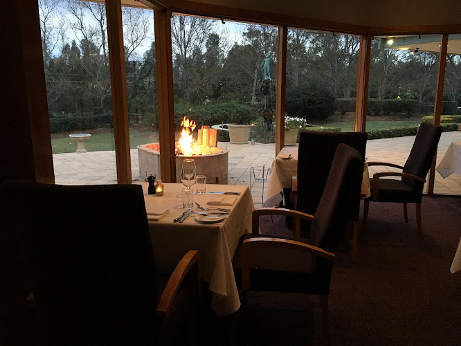 elements bar & dining