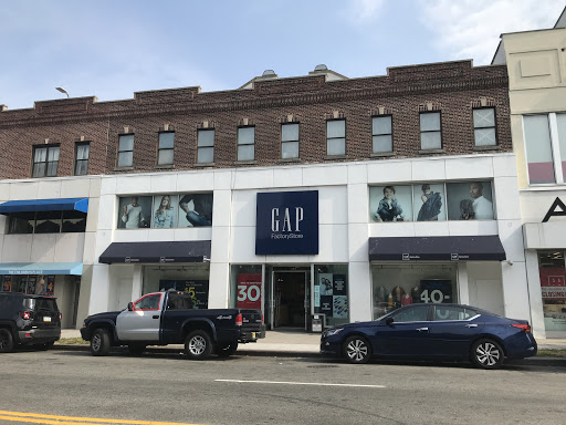 Gap Outlet, 423 86th St, Brooklyn, NY 11209, USA, 