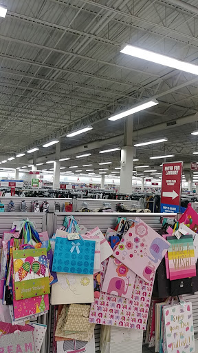 Clothing Store «Burlington Coat Factory», reviews and photos, 4500 S Damen Ave, Chicago, IL 60609, USA